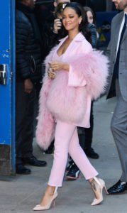 rihhana-bubble-gum-pink-outfit